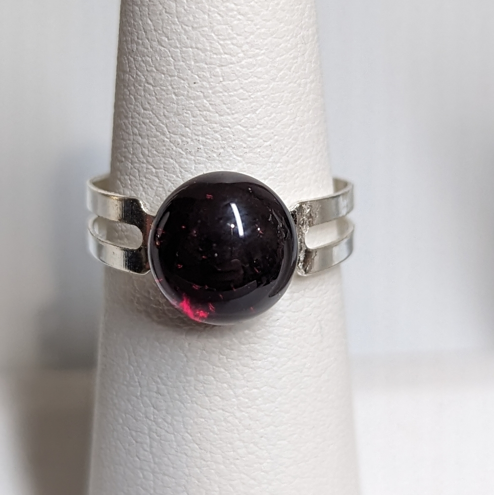 Hand crafted Hot pink glass stone ring with adjustable silver plated ring base.